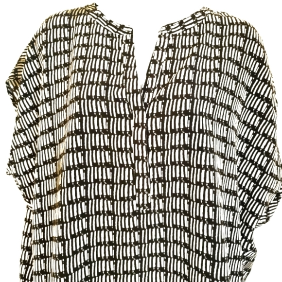 Adrianna Papell Size Large Geometric Print Boxy Blouse Shirt Black and W… - Picture 3 of 7